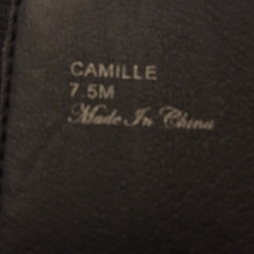 Like new Donald/Pliner Camille Leather Boot - Picture 12 of 12
